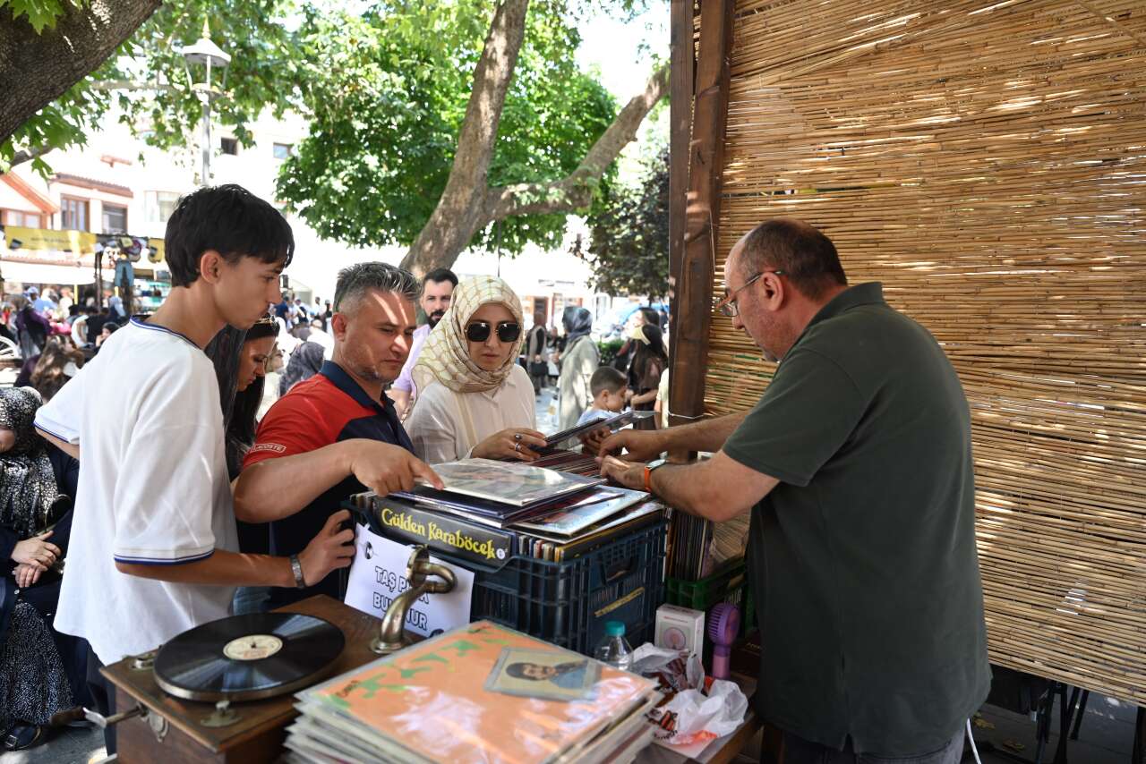 Konya esnafından yüzde 30 indirim! Tarihi Çarşılar Alışveriş Günleri başladı 5